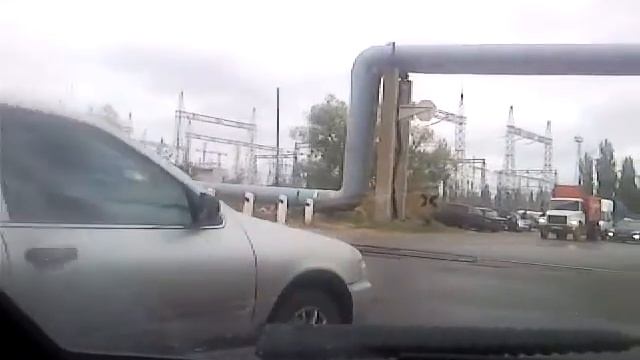 Джип на рельсах.mp4 смотреть онлайн