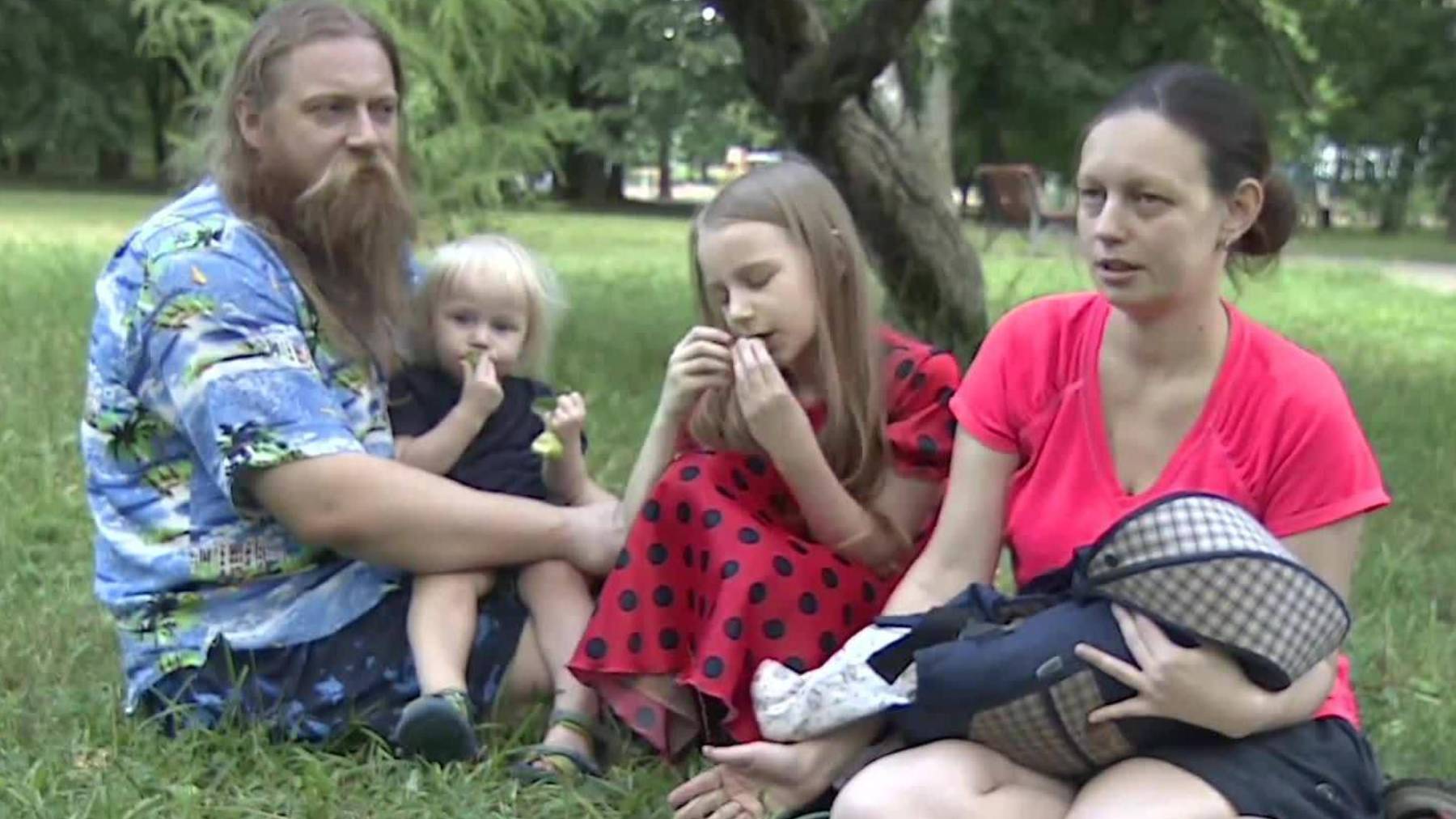 Тепляковых выселяют из квартиры или как не нужно вести себя в суде смотреть онлайн