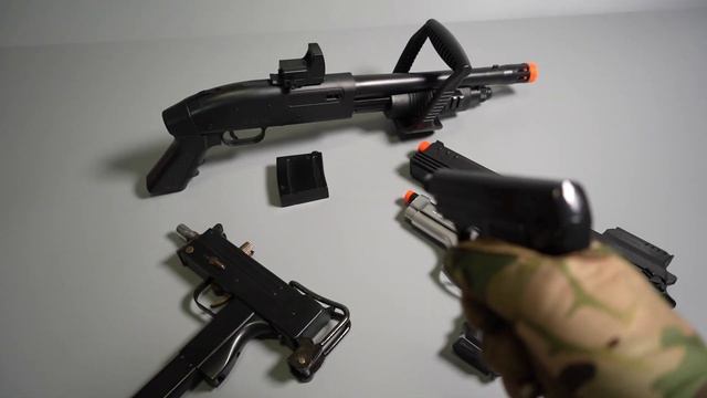 REALISTIC TOY GUNS-Airsoft Gun- ShotGun M870 - Mac11  - Mini Colt 25 -Beretta 92 Toy Guns Collectio