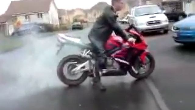 Burnout CBR600RR смотреть онлайн
