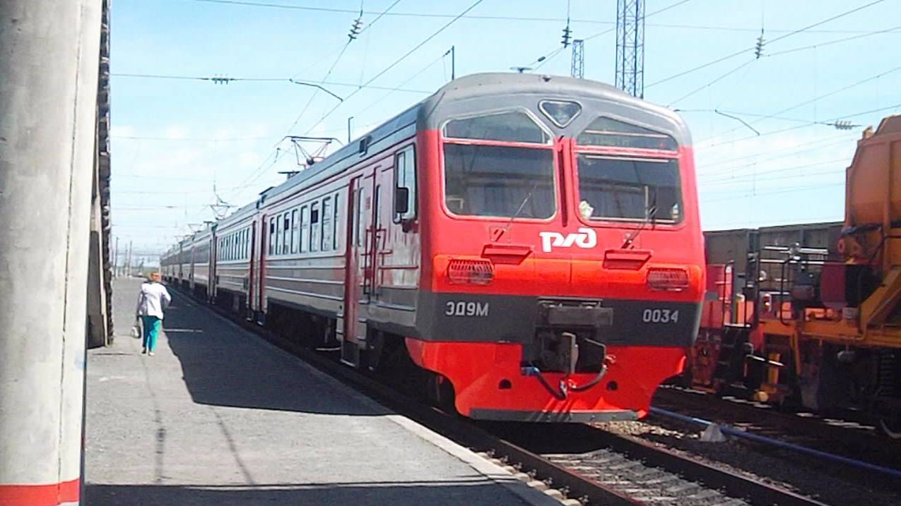 Электропоезд ЭД9М-0034. Покатушки от Депо до Батунной+отправление. смотреть онлайн