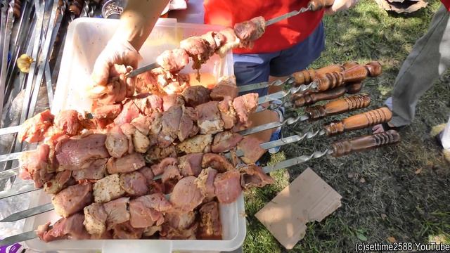 Huge Lot of Meat Skewers, Beef, Pork and Chicken. Minsk Street Food, Belarus смотреть онлайн