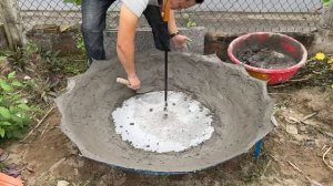 Необычная идея для украшения сада — использование старого зонта