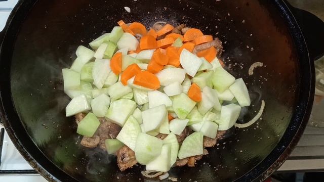 Средневековая похлебка с редькой и кинзой.