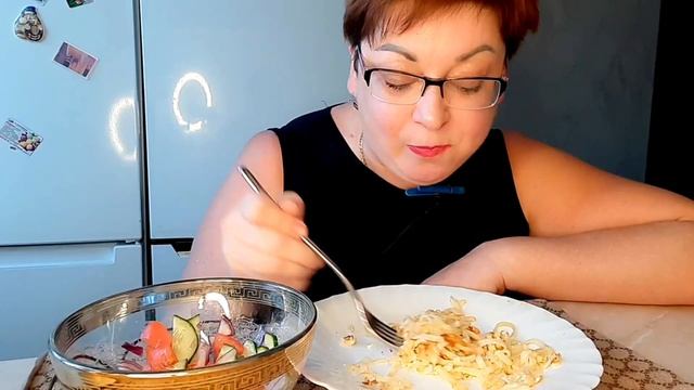 МУКБАНГ/МАКАРОНЫ С КРЕВЕТКАМИ И САЛАТ/MUCBANG/MACARON WITH CREVETS AND SALAT/ смотреть онлайн