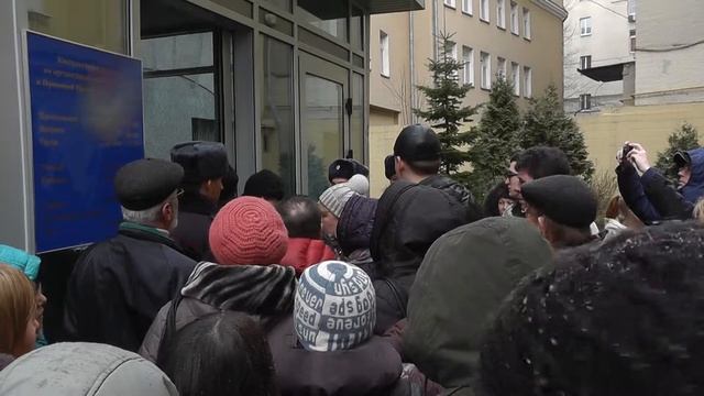 Общежития москвы возле мэрии .Господин Призидент -Мы тоже россияне !!!Помогите нам !! смотреть онлайн