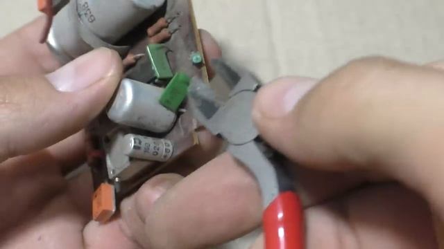 Блок питания Электроника Д2-27. В этой коробочке есть радиодетали содержащие драгметаллы.