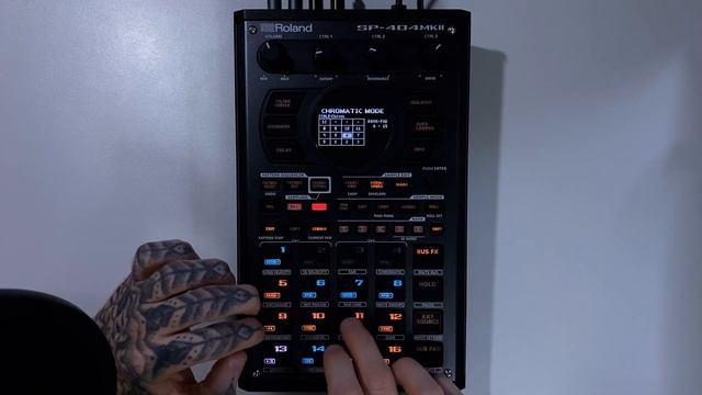Roland SP-404 MKII Tutorial Series 24 - Chromatic Mode смотреть онлайн