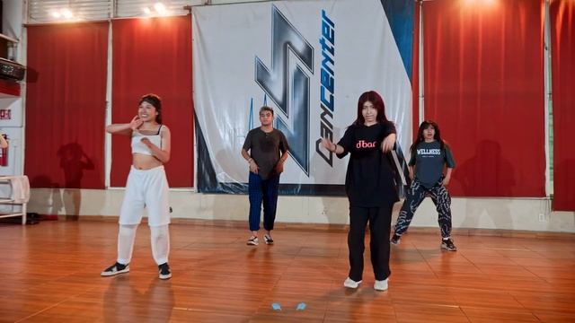 G LOW KITTY - El Mallila & El BOGUETO // MAFER DÍAZ (coreografía) смотреть онлайн