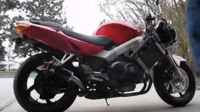 Honda VFR with Hardrock Riot pipe смотреть онлайн