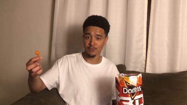 Doritos 3D Crunch Chips Review! | Spicy Ranch Doritos and Chili Cheese Nacho Doritos Review смотреть онлайн