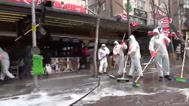 Как дезинфицируют улицы в Турции смотреть онлайн