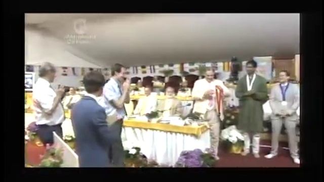 Yogic Flying Competition Awards 2016 Vlodrop -Соревнования по Йогическим Полетам, награждение, 2016 смотреть онлайн