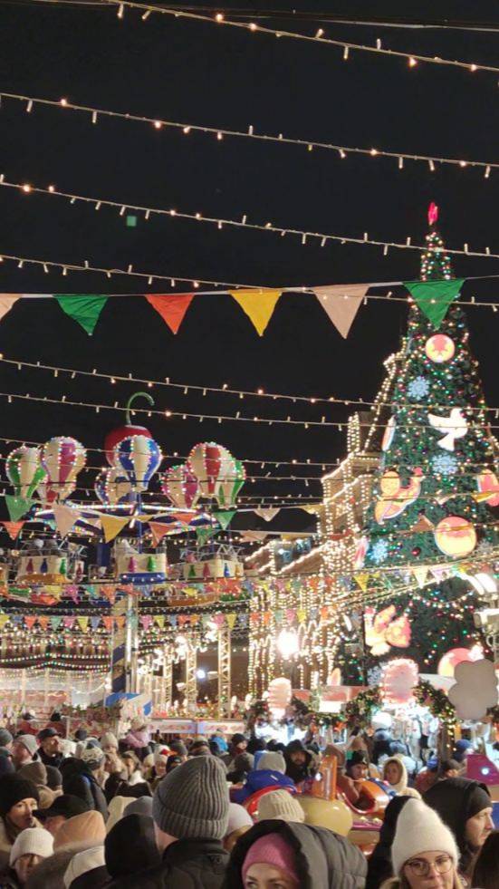 Московские гуляния Новогодняя ярмарка на Красной площади 03 01 2025