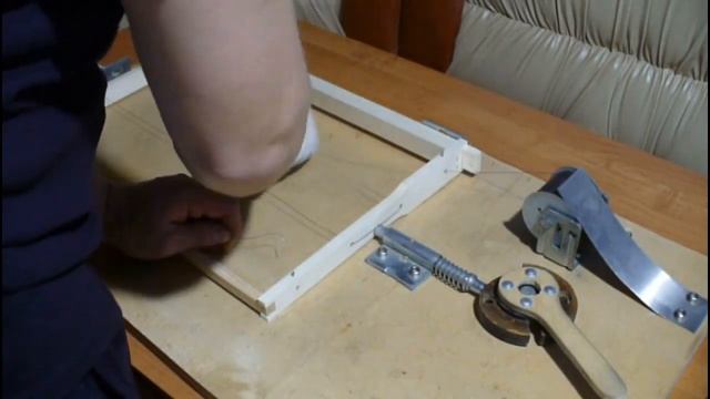 Натяжка проволоки в рамках с полным обзором станка. смотреть онлайн