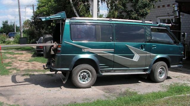 Золотые руки! Мужик собрал автомобиль своими руками: рамный микроавтобус с 4WD и АКПП на базе Toyot