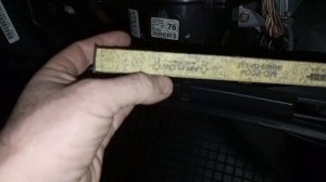 Замена фильтра салона  Toyota Avensis T25 2004 год