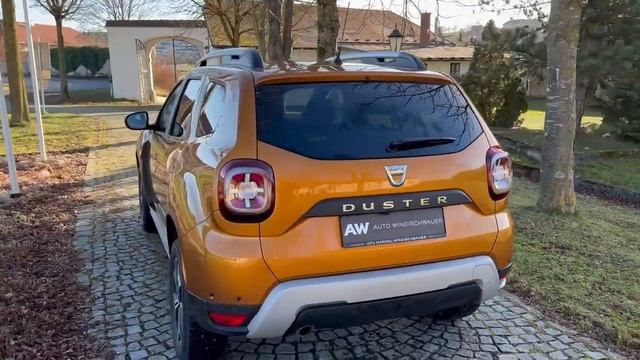 DACIA Duster 2018 4WD orange - Heckansicht смотреть онлайн
