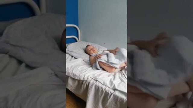 Костя рассказывает об издевательствах своей матери и бабушки по линии "мамы" смотреть онлайн