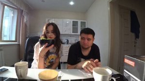 СЕМЬЯ ГИТЕЛЬМАНОВ НА СТРИМЕ! РУСЛАН ГИТЕЛЬМАН ПЕРВЫЙ РАЗ В ЖИЗНИ ПРОБУЕТ ЯГОДУ КРЫЖОВНИК НЯМ-НЯМ!