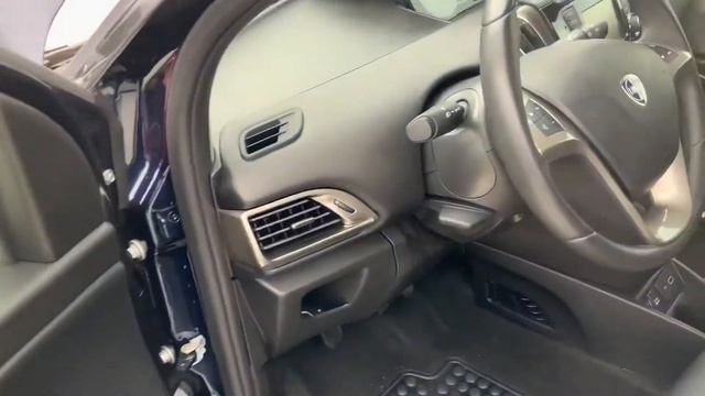 Lancia Ypsilon 1.2 benzina смотреть онлайн