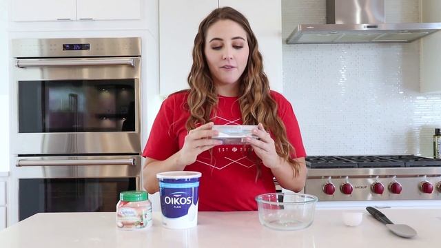 BAKING PROTEIN CUPCAKES | HEALTHY TREAT RECIPE смотреть онлайн