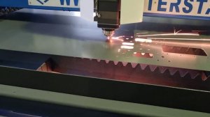 Станок лазерной резки металла с ЧПУ