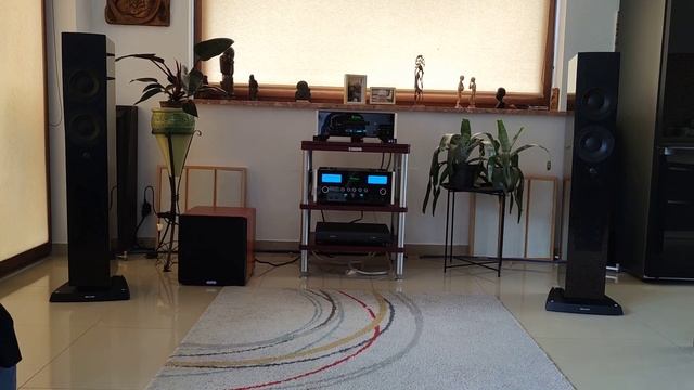 Mcintosh Ma8900, Mcintosh MCD 350, Dynaudio 3.4 LE, Velodyne DD12