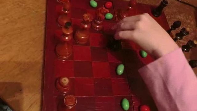 Партия в шахматы M&M's смотреть онлайн