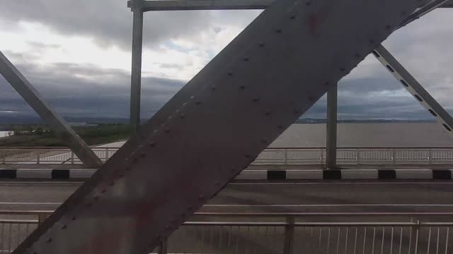 Пересечение Амура у Комсомольска на поезде смотреть онлайн