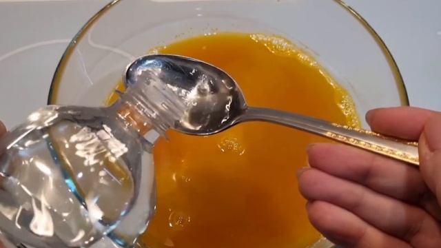 Prirodno Bojanje Uskrsnih Jaja Prahom Kurkume I Natural Coloring Easter Eggs with Turmeric Powder смотреть онлайн