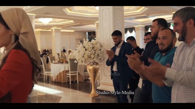 Зажигательный ловзар под песни Айны Гетагазовой смотреть онлайн