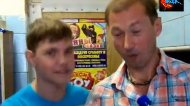 Прикольное и смешное видео Исполнение песни - Very funny singers смотреть онлайн