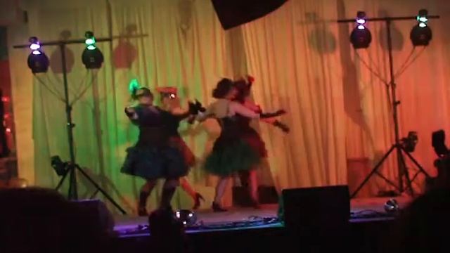 Beggars Carnival The Bon Bons смотреть онлайн