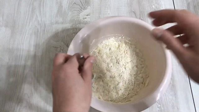 Нежные кексы с варёной сгущенкой и корицей смотреть онлайн