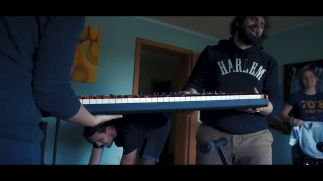 Beatox feat. The Kirkwaalds - Sleep All Day (Official Music Video) смотреть онлайн