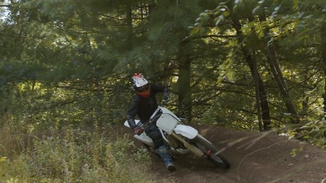 2019 Works Edition CRF 450 vs 2003 CR 250 | Whalen bros battle смотреть онлайн