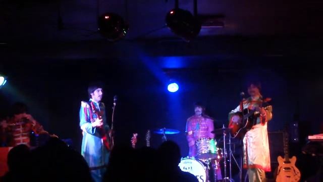 The Beetles con 2E : Yellow Submarine смотреть онлайн