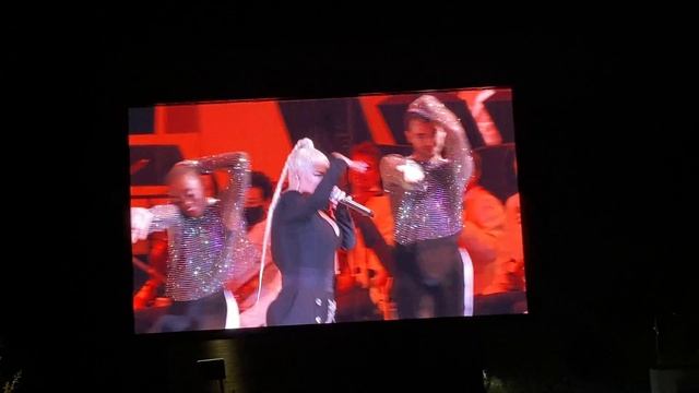 Lady Marmalade - Christina Aguilera Live at the Hollywood Bowl смотреть онлайн