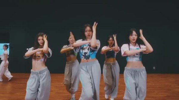 New Jeans "Super Shy" Dance Practice Mirrored