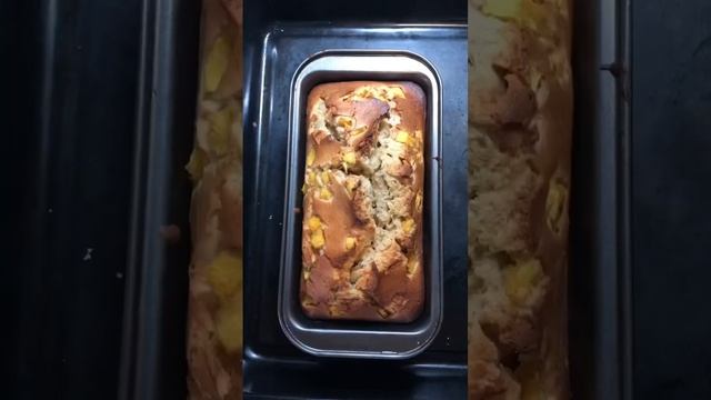 Banana Bread with Pineapple #shorts #bananabread #banana #pineapple #baking #bakery #foodie #howto смотреть онлайн