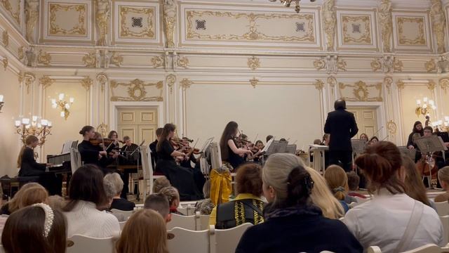 Новогодний концерт 04.01.2025 Radetzky- Marsch. И.Штраус Партия фортепиано в оркестре София Вихарева смотреть онлайн