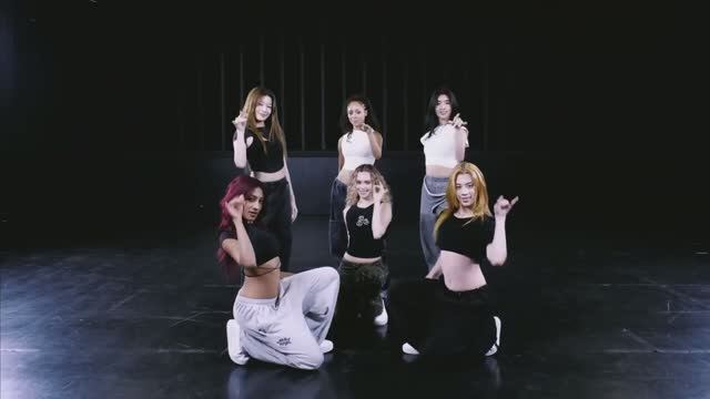 KATSEYE "Debut" dance practice mirrored/танцевальная практика дебютной песни группы KATSEYE смотреть онлайн