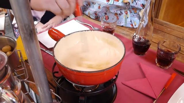 Fondue House in Lucerne, Switzerland смотреть онлайн