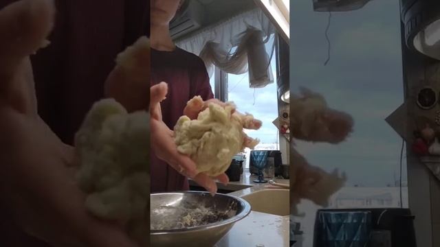 сырная лепешка)🌟♥️ #вкусно #ютуб #еда #сыр #recipe #youtubeshorts #youtube #готовимдома смотреть онлайн