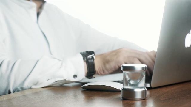 ANAPHOR™ - Kinetic toy that creates whirlpool on your desk. смотреть онлайн