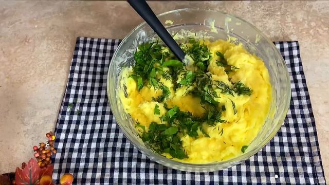 ALLE PATATE BASTA AGGIUNGERE FORMAGGIO GRATTUGIATO! patate con formaggio al forno. asmr. смотреть онлайн