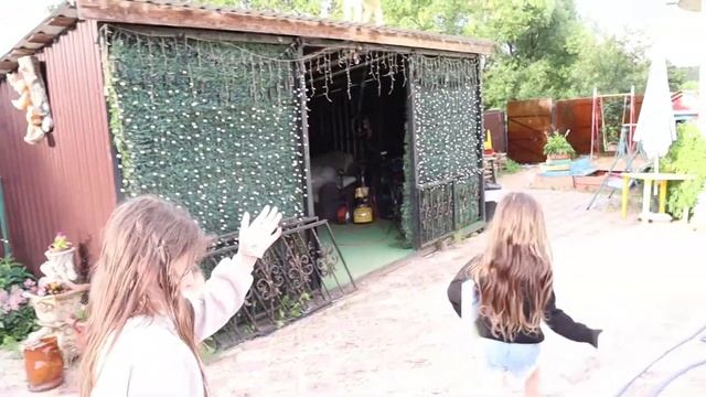 КАК ДЕВОЧКИ ПРОНИКЛИ В ДОМ ПРИНЦЕССЫ МИЛАНЫ смотреть онлайн