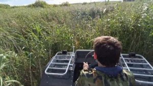 По болотистой просеке и вырубке на вездеходе переломке с мотором сзади и нагрузкой 4 человека