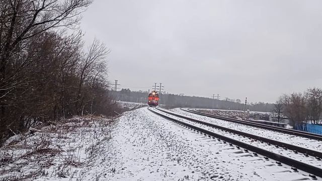 Тепловоз 2М62У-0022 следует резервом смотреть онлайн